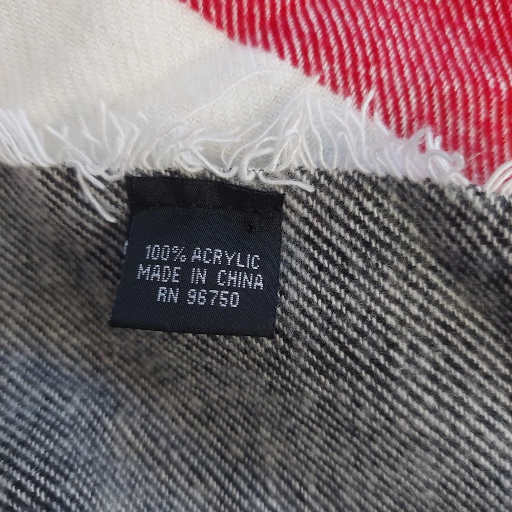 Square Plaid scarf/shawl‎
